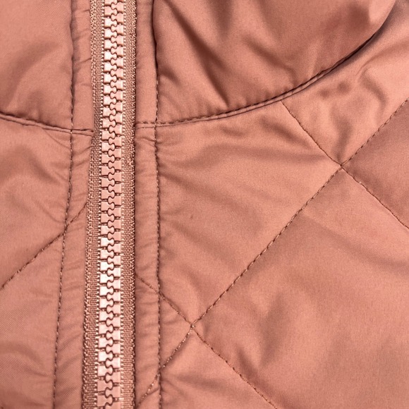 Vuori Echo Insulated Bomber Jacket Womens Terracotta Quilted Puffer sz M/L *Read - Picture 13 of 16
